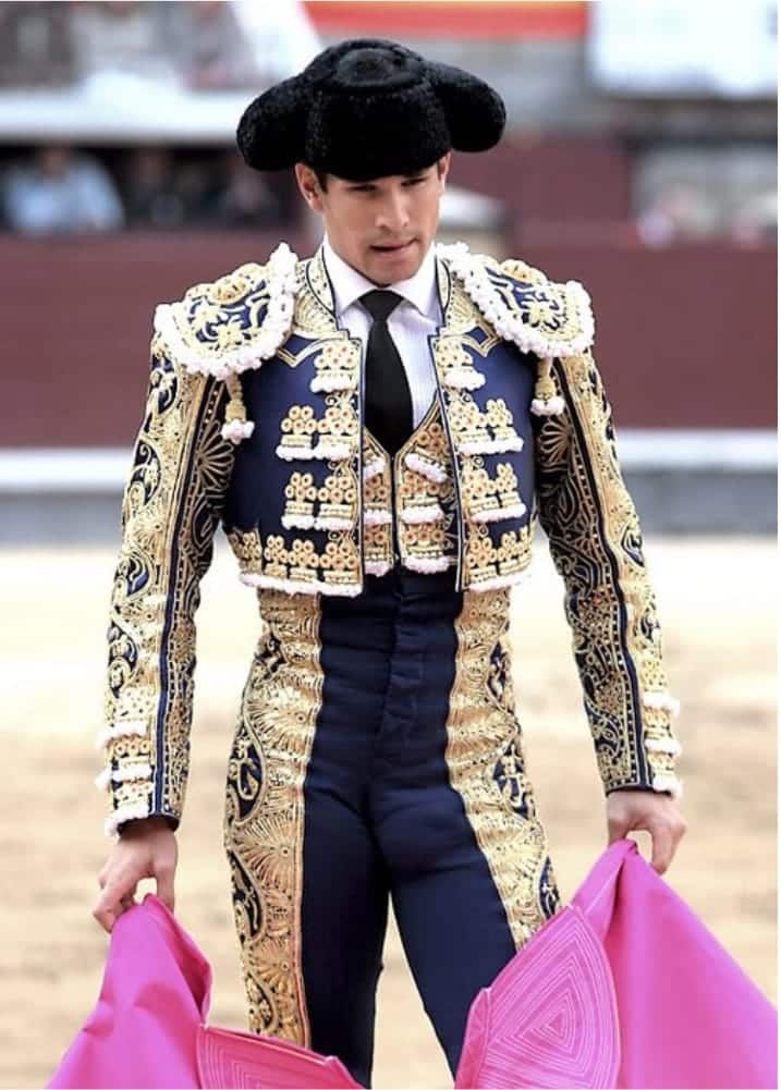 Top 62+ imagen bullfighter outfit