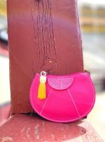 Esclavina Leather Purse