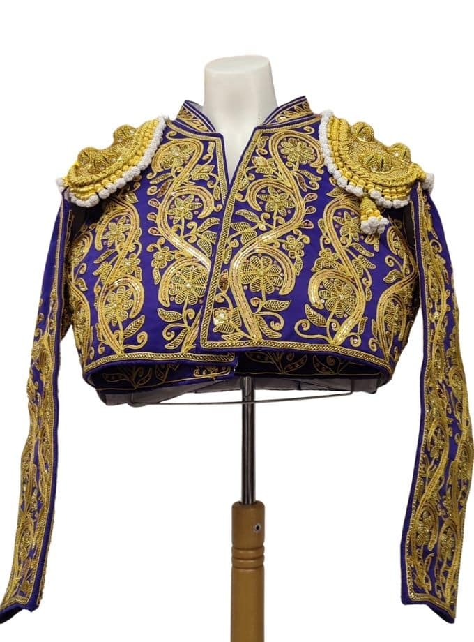Chaqueta de picador morada y oro
