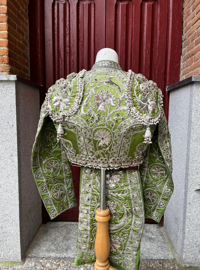 Traje de Luces Verde y Plata2