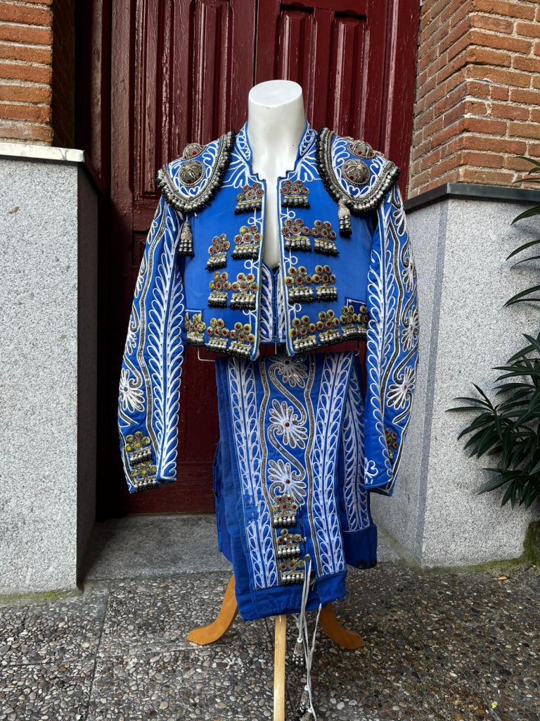 Habit de Lumière Bleu Indigo et Argent