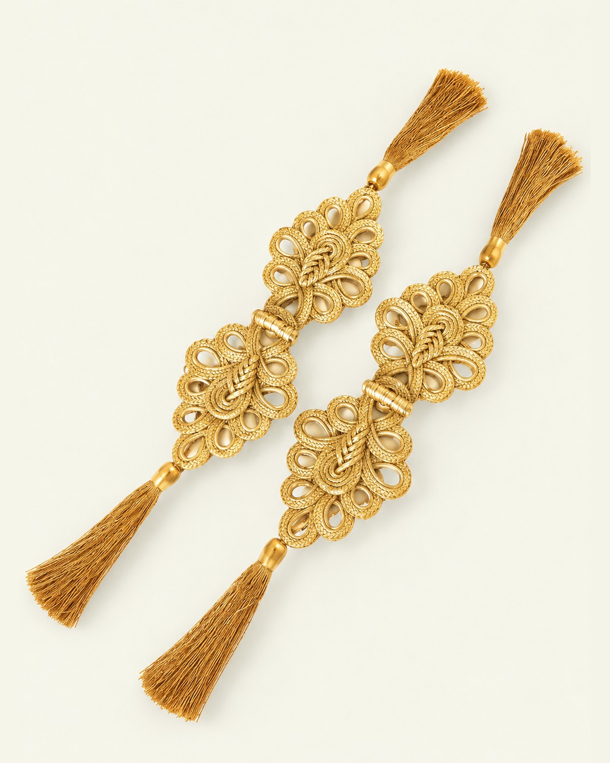 hombreras-repujadas-oro Gold Embossed Shoulder Pads - Image 1